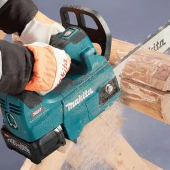Akkuketjusaha Makita XGT UC003GZ 12" 40V ilman akkua