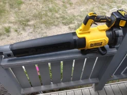 Akkulehtipuhallin DeWalt XR DCMBL562N-XJ 18V ilman akkua
