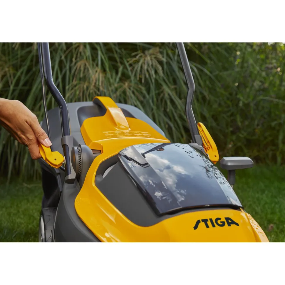 Akkuruohonleikkuri Stiga Collector 136E Kit 20V 2x2,0 Ah akuilla