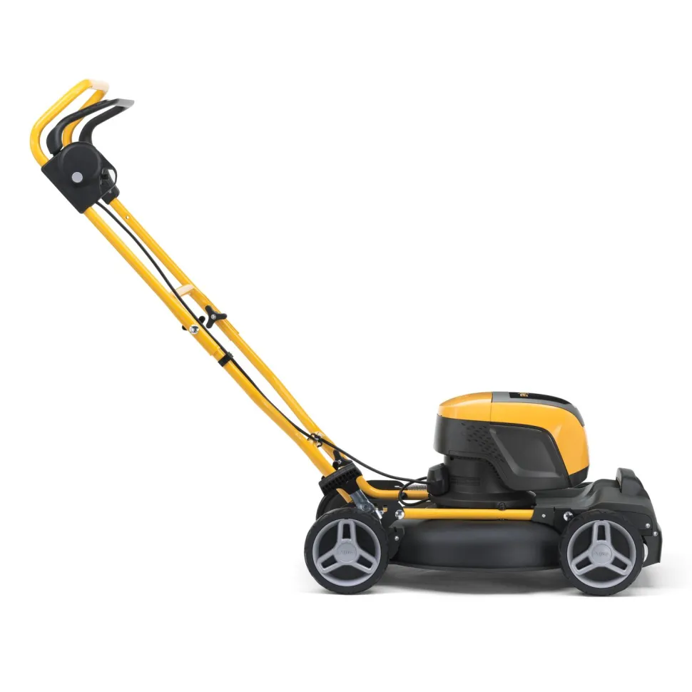 Akkuruohonleikkuri Stiga Multiclip 547 AE Kit 45 cm 48V 4,0 Ah akulla