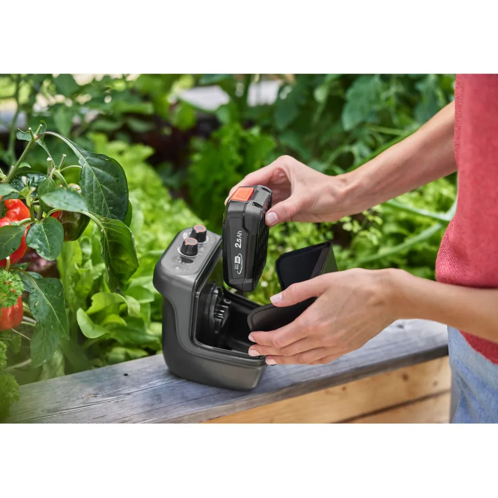 Akkusadevesipainepumppu Gardena 2600 Comfort 18V P4A akulla