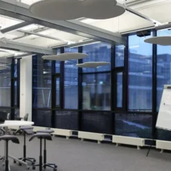 Akustiikkapilvi Yeseco Ilmava pilvimuoto vaakariippuva 120x80 cm valkoinen