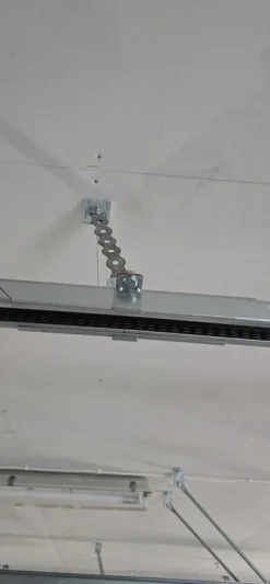 Autotallin nosto-ovipaketti Isomatic Nordic 2500x2125mm vaakauritettu + avaaja Liftronic 500 valkoinen
