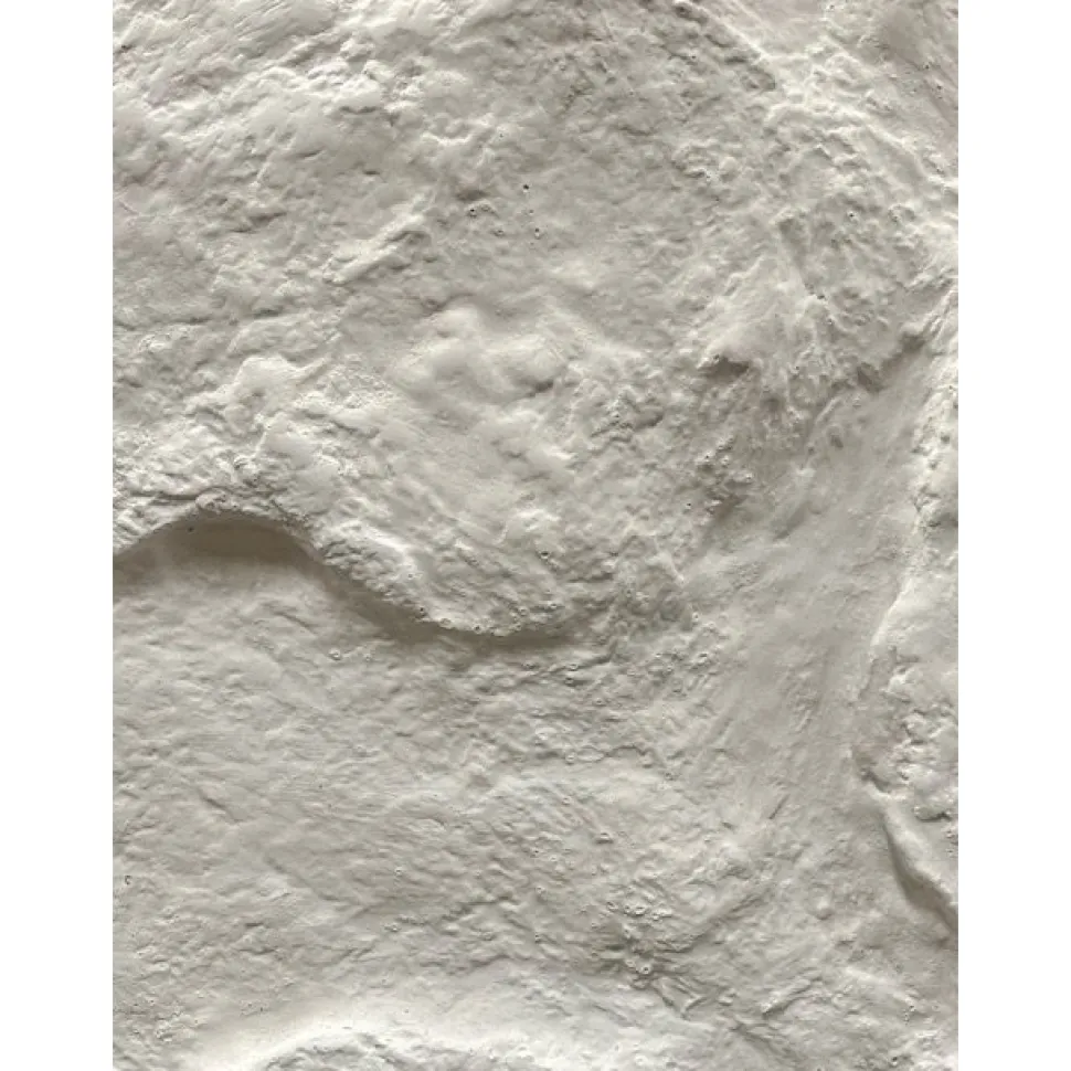 Efektiseinä Basebeton Rockwall tasoitetun seinän päälle, asennettuna, eri värejä