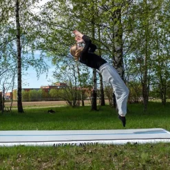 Ilmavolttipatja Airtrack Nordic Home Special Edition eri kokoja ja värejä