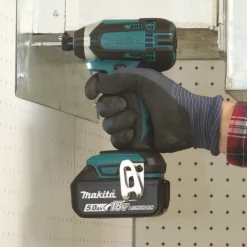 Iskevä akkuruuvinväännin Makita LXT DTD152Z 165Nm 18V ilman akkua