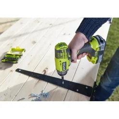 Iskevä ruuvinväännin Ryobi ONE+ R18ID3-0 3-nop. 18V ilman akkua