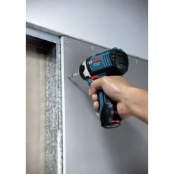 Iskuruuvinväännin Bosch Professional GDR 12V-105 2x2,0 Ah akuilla + L-Boxx