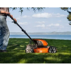 Itsevetävä akkuruohonleikkuri Husqvarna LB 246iS 36V ilman akkua