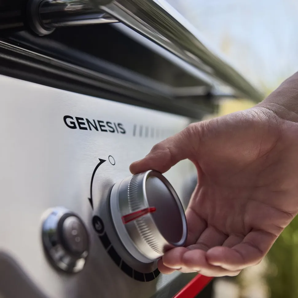 Kaasugrilli Weber Genesis E-425W, 4 poltinta, musta