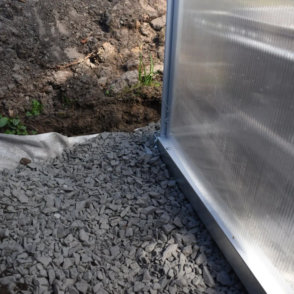 Kasvihuone Green Land 8,2 m² 4 mm kennolevyllä musta alumiinirunko