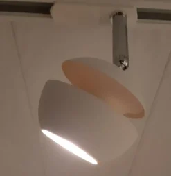 Kiskovalaisin FocusLight Comet GB66-adapterilla Ø12cm 50W valkoinen