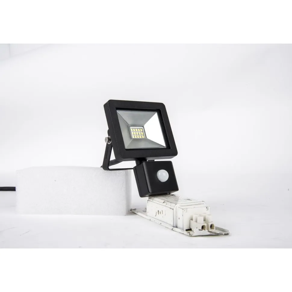 LED-valonheitin LED Energie Slim PIR-liiketunnistin 10W 800 lm IP43 4500 K