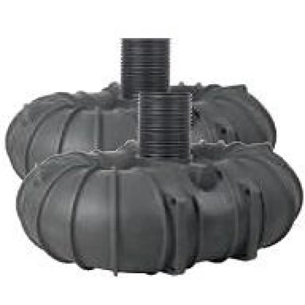 Lokasäiliö Meltex MX-Luja 2 x 5000 l huoltoluukulla kytkettynä