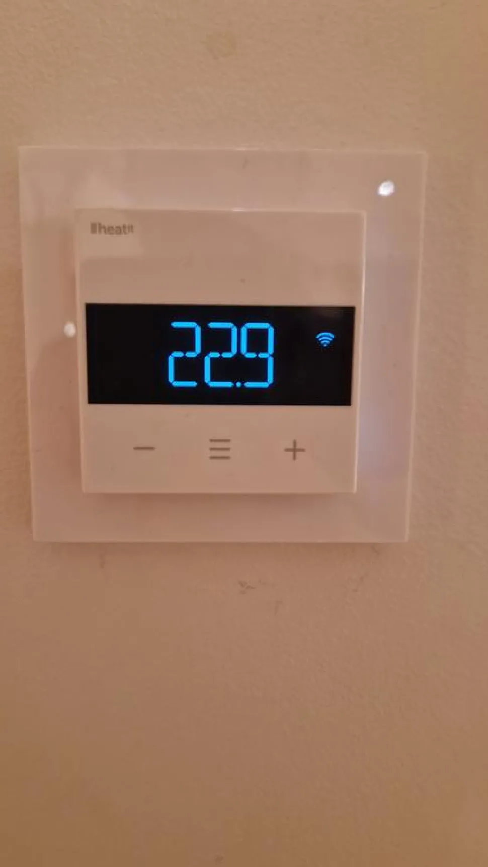 Älytermostaatti Pistesarjat WiFi6