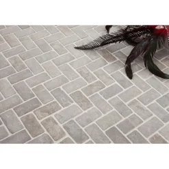 Mosaiikkilaatta Qualitystone Herringbone Light Grey Mini, 20x40mm