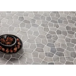Mosaiikkilaatta Qualitystone Pentagon Mini Light Grey, 30x50mm