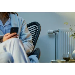 Patteritermostaatti Schneider Electric Wiser iTRV, valkoinen