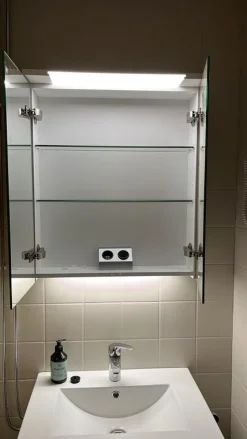 Peilikaappi LED-valaisimella Bathlife Glänsa 800 mm valkoinen