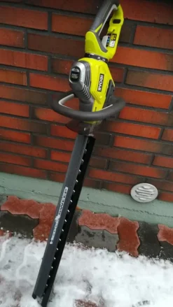 Pensasleikkuri Ryobi RHT8165RL 800 W 65 cm