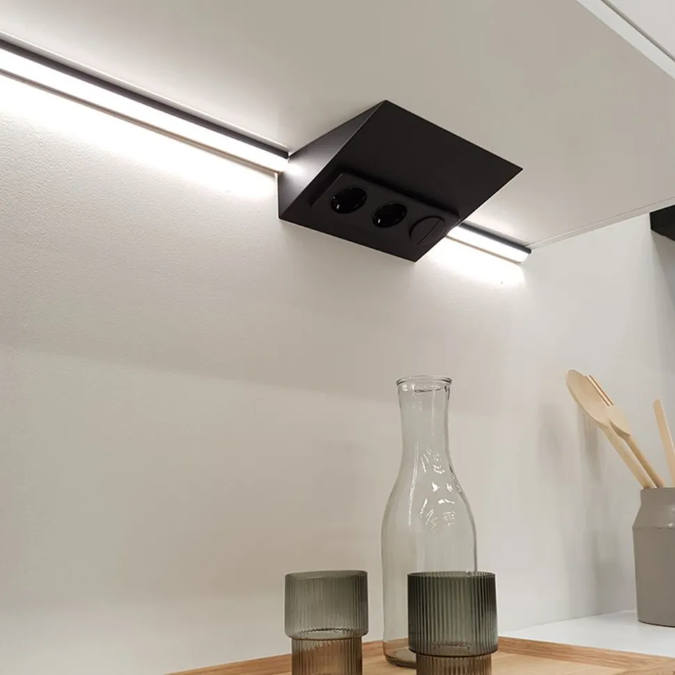 Pistorasia Limente Luxa-31 30W 24V LED-virtalähde kytkin valkoinen