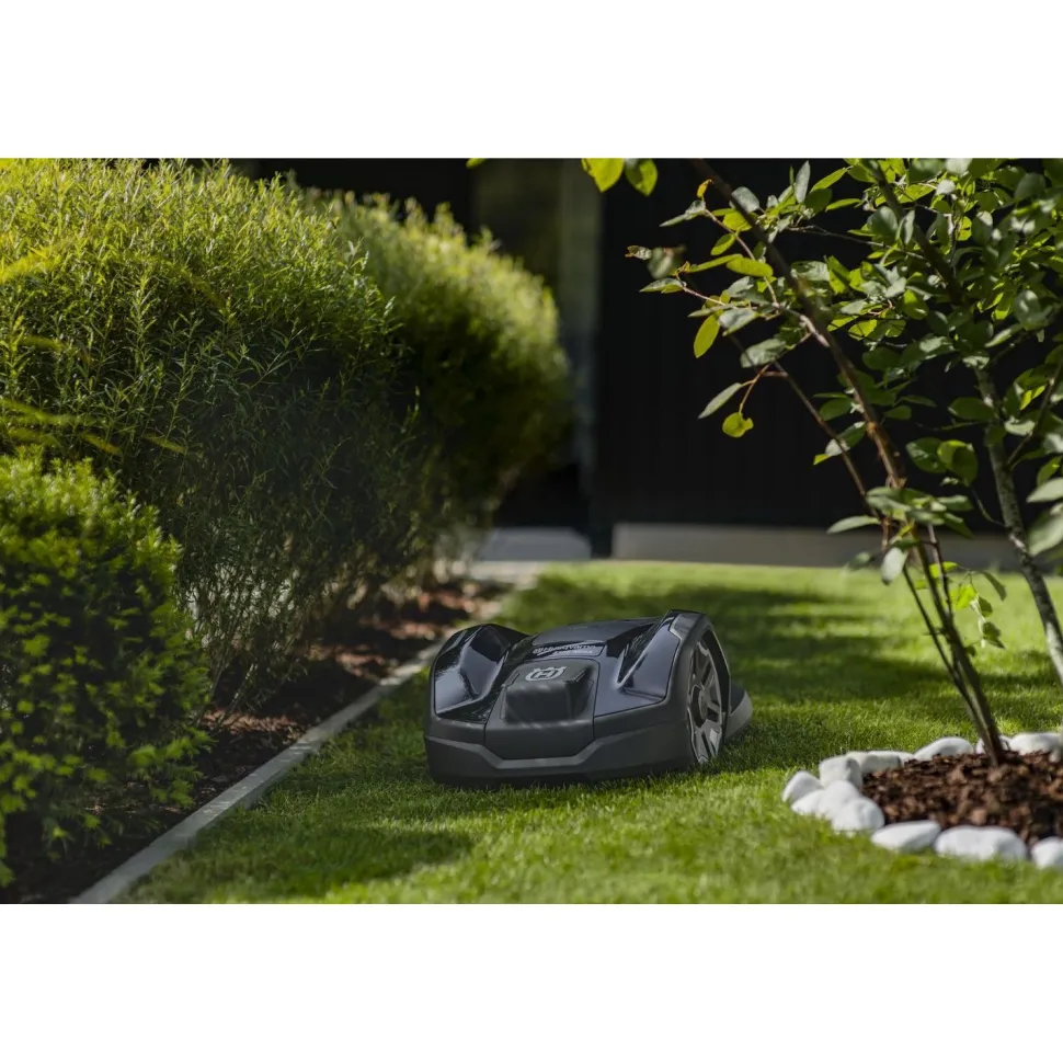Rajalangaton robottiruohonleikkuri Husqvarna Automower 310E Nera 1000 m²