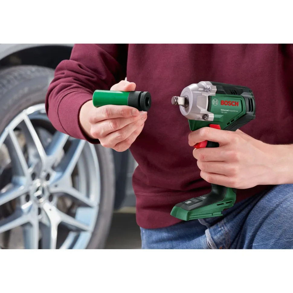 Renkaidenvaihtopaketti Bosch UniversalPump + UniversalImpactDrive 18V-350, 18V, 2.5Ah akulla