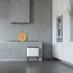 Roska-astia Brabantia Bo Touch Bin 11x23L eri värejä