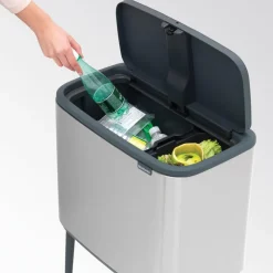 Roska-astia Brabantia Bo Touch Bin 11x23L eri värejä