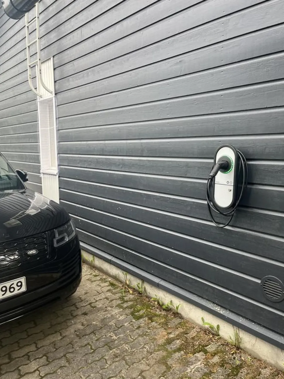 Sähköauton latausasema Ensto One EVH, Type2, 11kW(3x16A), 5m kaapeli, RCBO vikavirtakatkaisija ylivirtasuojalla