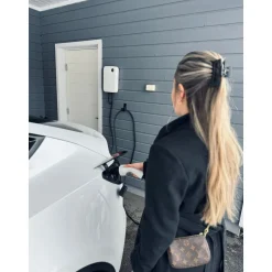Sähköauton latausasema Motorwerk Premium, Type 2, 11kW(3x16A), 6m kaapeli, wifi, bluetooth