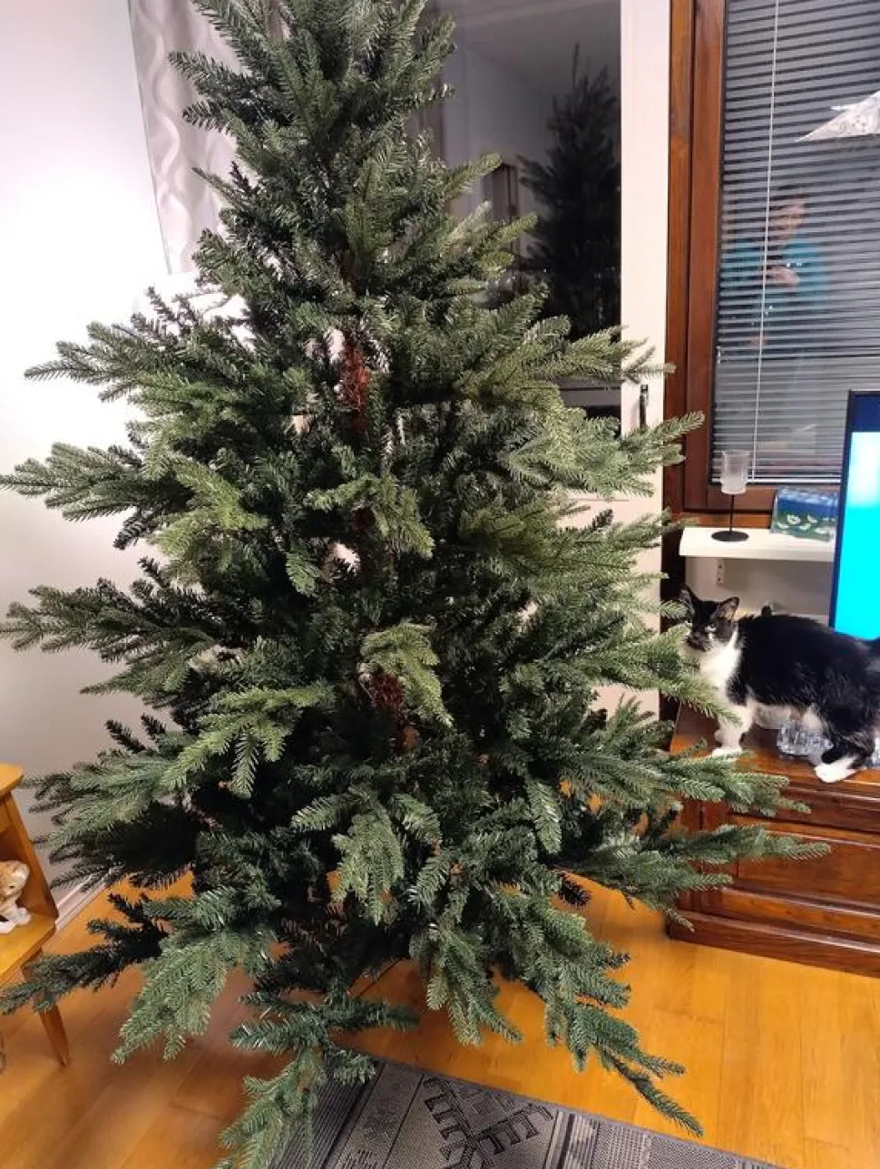 Tekojoulukuusi Winteria Elite, 215cm