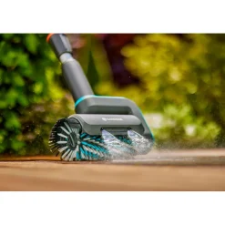 Terassipesuri Gardena AquaBrush Universal P4A 18V 2,5 Ah akulla + yleisharja