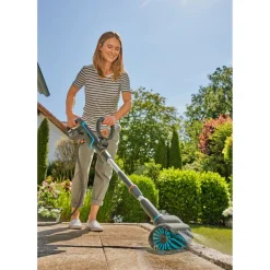 Terassipesuri Gardena AquaBrush Universal P4A 18V 2,5 Ah akulla + yleisharja