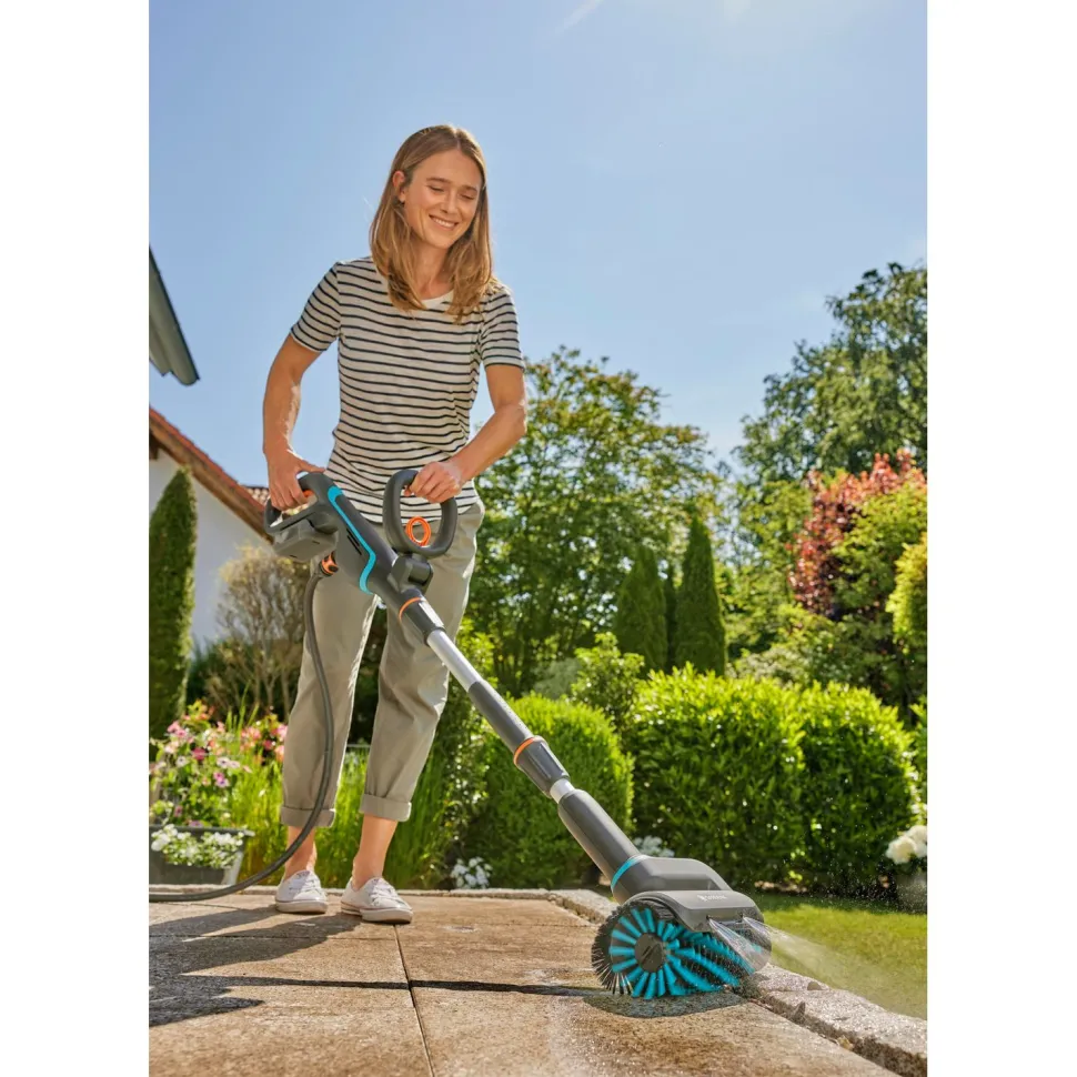 Terassipesuri Gardena AquaBrush Universal P4A 18V 2,5 Ah akulla + yleisharja